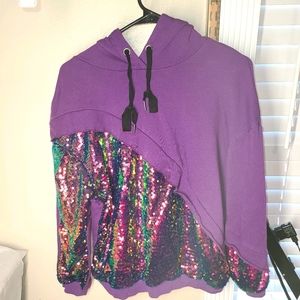 XL seqin hoodie